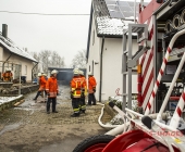 Fahrzeugverpuffung führt zu 400000 Sachschaden 2 Oltimer und Garage brennen aus