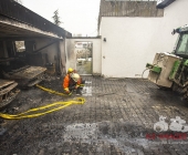 Fahrzeugverpuffung führt zu 400000 Sachschaden 2 Oltimer und Garage brennen aus