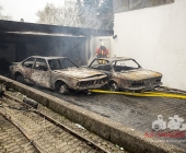 Fahrzeugverpuffung führt zu 400000 Sachschaden 2 Oltimer und Garage brennen aus