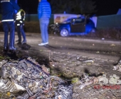 Alkoholisierter betrunkener donnert evtl. mit 160 Innerorts gegen Schildermast Motorblock wird herausgerissen