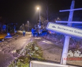 Alkoholisierter betrunkener donnert evtl. mit 160 Innerorts gegen Schildermast Motorblock wird herausgerissen