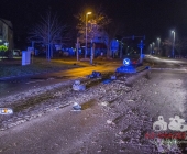 Alkoholisierter betrunkener donnert evtl. mit 160 Innerorts gegen Schildermast Motorblock wird herausgerissen