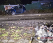 Alkoholisierter betrunkener donnert evtl. mit 160 Innerorts gegen Schildermast Motorblock wird herausgerissen