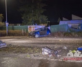 Alkoholisierter betrunkener donnert evtl. mit 160 Innerorts gegen Schildermast Motorblock wird herausgerissen