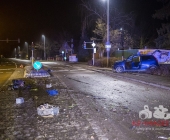 Alkoholisierter betrunkener donnert evtl. mit 160 Innerorts gegen Schildermast Motorblock wird herausgerissen