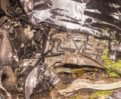 Raser kracht Innerorts mit über 100 KMH gegen Hauswand - Fahrer und Beifahrer schwer Verletzt