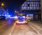 Raser kracht Innerorts mit über 100 KMH gegen Hauswand - Fahrer und Beifahrer schwer Verletzt