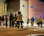 Schwerer Unfall mit mehren Fahrzeugen, mehrere Verletzte - 1 Pers schwerverletzt