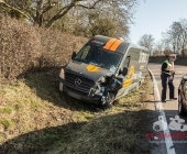 Schwerer Unfall mit mehren Fahrzeugen, mehrere Verletzte -  1 Pers schwerverletzt