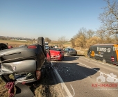 Schwerer Unfall mit mehren Fahrzeugen, mehrere Verletzte -  1 Pers schwerverletzt