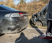 Schwerer Unfall mit mehren Fahrzeugen, mehrere Verletzte -  1 Pers schwerverletzt