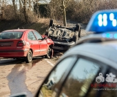Schwerer Unfall mit mehren Fahrzeugen, mehrere Verletzte -  1 Pers schwerverletzt