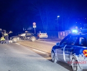 Schwerer Unfall zwischen Motorrad und PKW - Autofahrer leicht verletzt geschützt durch Airbags - Kradfahrer kein Airbag wurde schwerverletzt