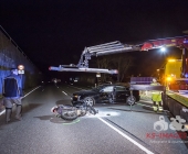 Schwerer Unfall zwischen Motorrad und PKW - Autofahrer leicht verletzt geschützt durch Airbags - Kradfahrer kein Airbag wurde schwerverletzt