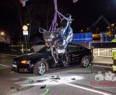 Schwerer Unfall zwischen Motorrad und PKW - Autofahrer leicht verletzt geschützt durch Airbags - Kradfahrer kein Airbag wurde schwerverletzt