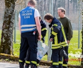 Sucheinsatz! Pferd kommt ohne Reiter zum Anwesen zurück - Polizei und Feuerwehr im Wald zur Suche