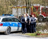 Sucheinsatz! Pferd kommt ohne Reiter zum Anwesen zurück - Polizei und Feuerwehr im Wald zur Suche
