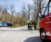 Sucheinsatz! Pferd kommt ohne Reiter zum Anwesen zurück - Polizei und Feuerwehr im Wald zur Suche