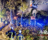 [Nachschlag alle Motive] Nach angeblicher Explosion brennt Gartengrundstück nieder. Exklusive Bilder der Ruine