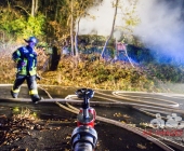 [Nachschlag alle Motive] Nach angeblicher Explosion brennt Gartengrundstück nieder. Exklusive Bilder der Ruine