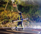 [Nachschlag alle Motive] Nach angeblicher Explosion brennt Gartengrundstück nieder. Exklusive Bilder der Ruine