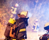 [Nachschlag alle Motive] Nach angeblicher Explosion brennt Gartengrundstück nieder. Exklusive Bilder der Ruine