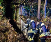 [Nachschlag alle Motive] Nach angeblicher Explosion brennt Gartengrundstück nieder. Exklusive Bilder der Ruine