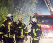 [Nachschlag alle Motive] Nach angeblicher Explosion brennt Gartengrundstück nieder. Exklusive Bilder der Ruine