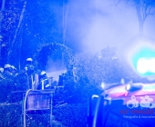 [Nachschlag alle Motive] Nach angeblicher Explosion brennt Gartengrundstück nieder. Exklusive Bilder der Ruine