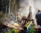 [Nachschlag alle Motive] Nach angeblicher Explosion brennt Gartengrundstück nieder. Exklusive Bilder der Ruine