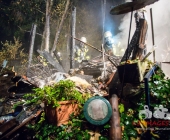 [Nachschlag alle Motive] Nach angeblicher Explosion brennt Gartengrundstück nieder. Exklusive Bilder der Ruine