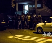 SEK Einsatz - Wohnung gestürmt - Person in Kriegsklamotten verhaftet