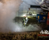 Anwohner schreckt auf - Flammen wüten am Firmengebäude - Feuerwehr kann schlimmeres verhindern