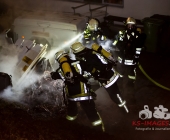 Anwohner schreckt auf - Flammen wüten am Firmengebäude - Feuerwehr kann schlimmeres verhindern