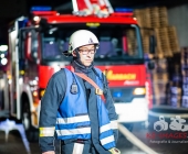 Gebäudebrand in einer Ölpresserei - Feuerwehr im Großaufgebot - Sonderfahrzeuge aus Stuttgart angefordert