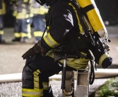 Gebäudebrand in einer Ölpresserei - Feuerwehr im Großaufgebot - Sonderfahrzeuge aus Stuttgart angefordert