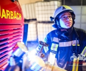 Gebäudebrand in einer Ölpresserei - Feuerwehr im Großaufgebot - Sonderfahrzeuge aus Stuttgart angefordert