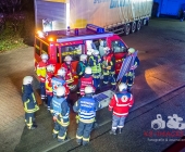Gebäudebrand in einer Ölpresserei - Feuerwehr im Großaufgebot - Sonderfahrzeuge aus Stuttgart angefordert