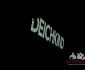 Deichkind bringen die Besucher der Schleyerhalle zum ausrasten