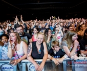 Deichkind bringen die Besucher der Schleyerhalle zum ausrasten