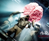 Deichkind bringen die Besucher der Schleyerhalle zum ausrasten