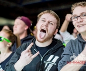 Deichkind bringen die Besucher der Schleyerhalle zum ausrasten