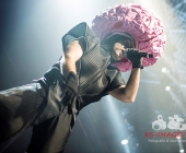 Deichkind bringen die Besucher der Schleyerhalle zum ausrasten