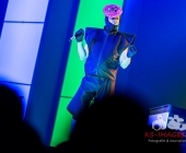 Deichkind bringen die Besucher der Schleyerhalle zum ausrasten