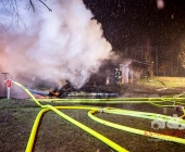 Brand eines Gebäudes beim Jugendhaus Möglingen - Gebäude in Vollbrand
