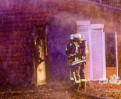 Brand eines Gebäudes beim Jugendhaus Möglingen - Gebäude in Vollbrand