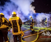 Brand eines Gebäudes beim Jugendhaus Möglingen - Gebäude in Vollbrand