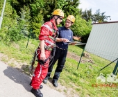 Person auf Funkmast erleidet medizinischen Notfall - Rettung in 50 Meter Höhe - Spezialkräfte aus Stuttgart vor Ort