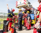 Person auf Funkmast erleidet medizinischen Notfall - Rettung in 50 Meter Höhe - Spezialkräfte aus Stuttgart vor Ort