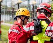 Person auf Funkmast erleidet medizinischen Notfall - Rettung in 50 Meter Höhe - Spezialkräfte aus Stuttgart vor Ort